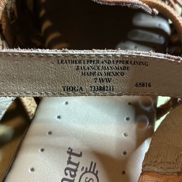 Women's Tan Sandals-Size 7WW - Picture 2 of 4